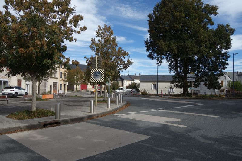 Agrandir l'image de l'arrêt de Caylus à la gare de Moulin-Mage