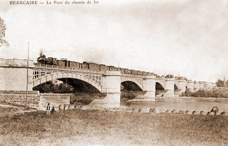 Pont sur le Rhône entre Tarascon et Beaucaire