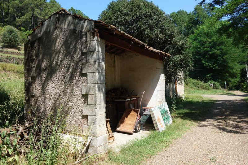 Abri de l'arrêt de la Devèze