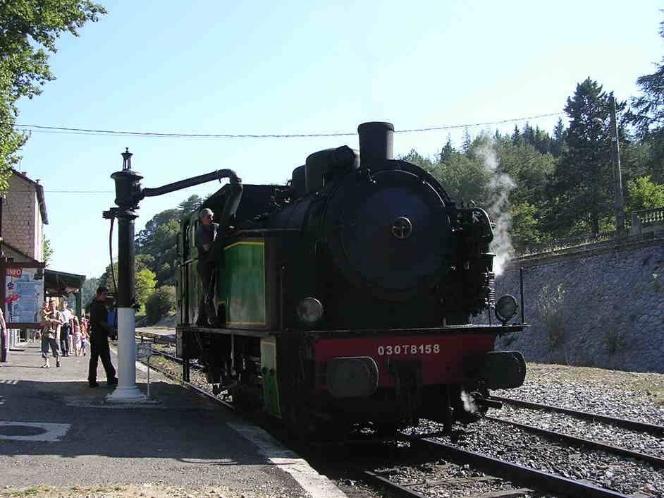 Locomotive à la nouvelle gare d'Anduze