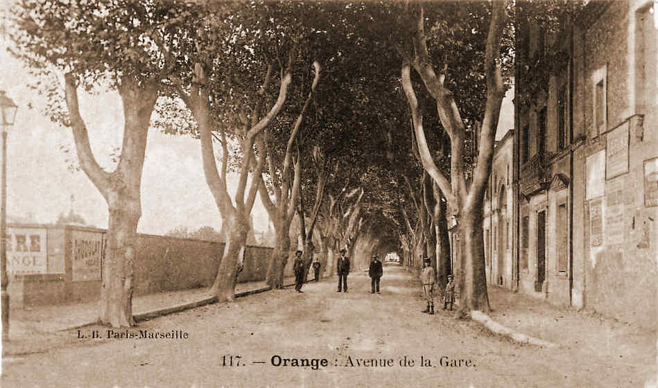 Avenue de la gare à Orange