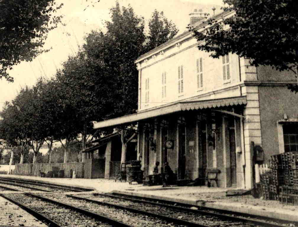Gare de Pernes