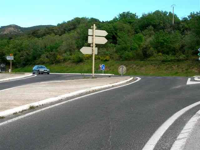 Carrefour D900 route de Maureillas