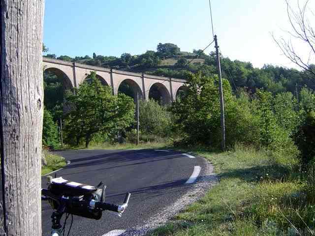 Viaduc ferroviaire dans les Cévennes