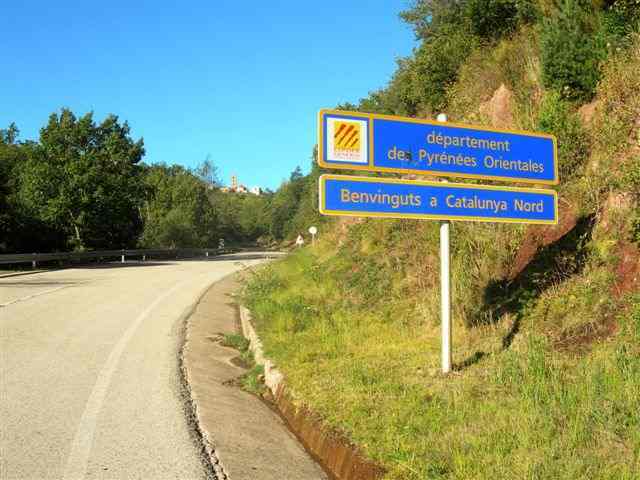 Panneau d'entrée dans les Pyrénées Orientales