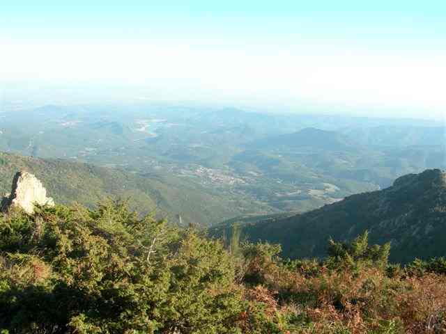 Panorama depuis les crêtes au-dessus de Maçanet de Cabrenys