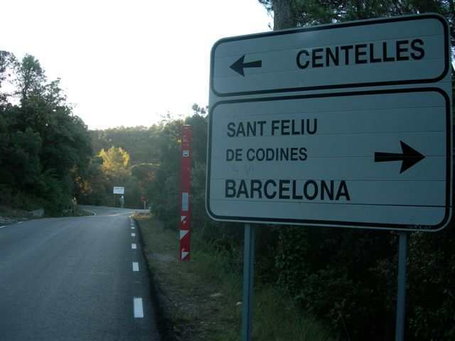 Carrefour avec route de Centelles