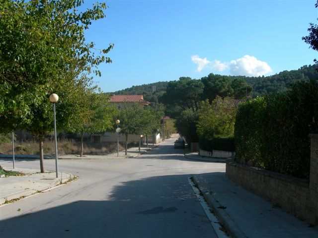 Rue en direction du Castell de Sant Miquel