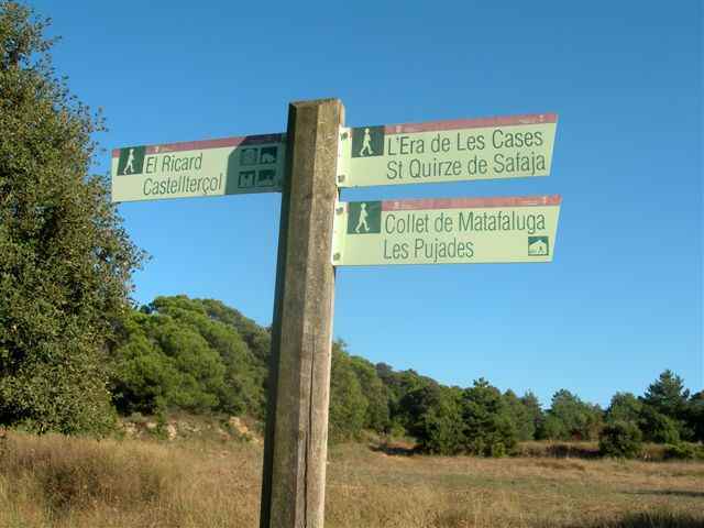 Panneaux directionnels à Sant Julia d'Uixols