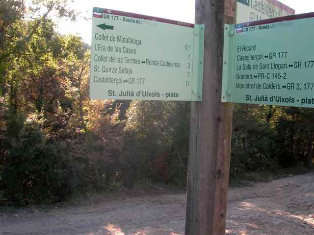 Panneaux directionnels Sant-Quirze 7 km