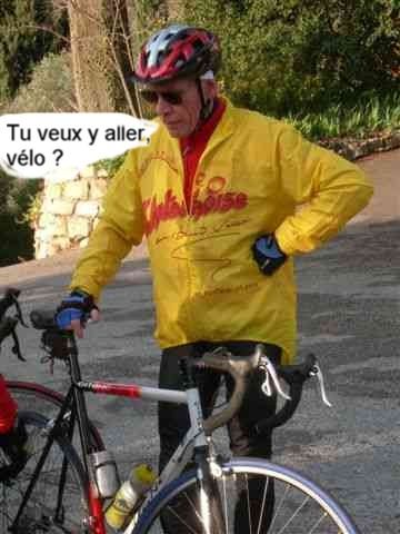 André parle à son vélo en route vers Peillon