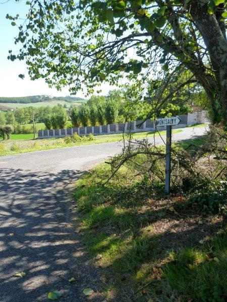 Agrandir l'image Flèche directionnelle Montsalvy Chemin des Droits de l'Homme