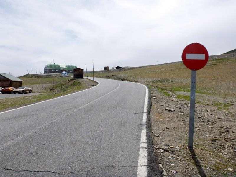 Sens interdit sur la route du Pico Veleta