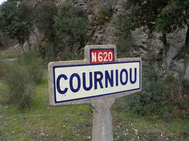 Panneau d'entrée Courniou N 620 (route de Carcassonne)