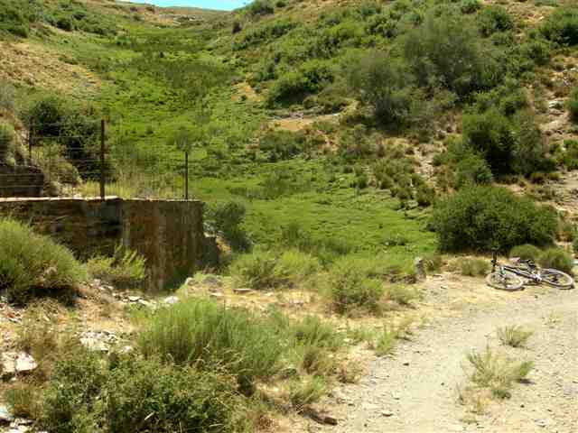 Réservoir d'eau aux environs du collado de las Tonas