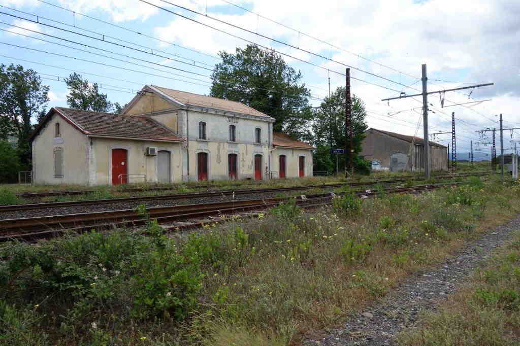 De la gare de Saint-Couat à la gare de Moux