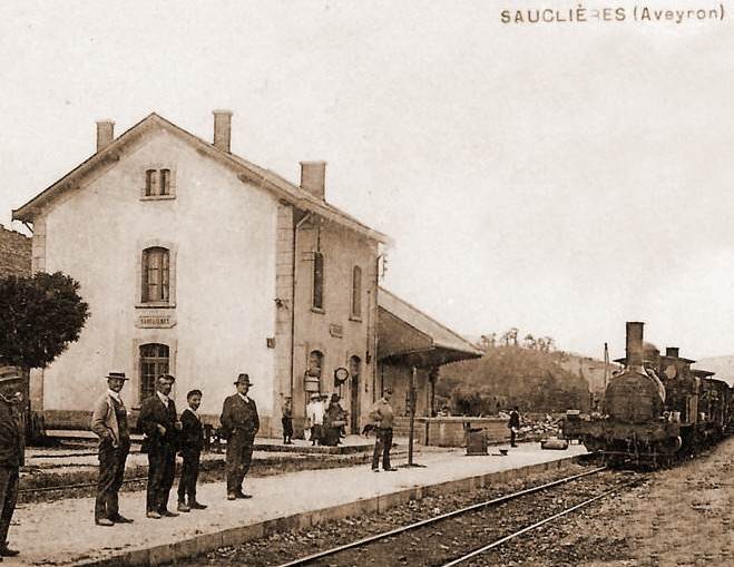 De la gare d'Alzon à la gare de Sauclières