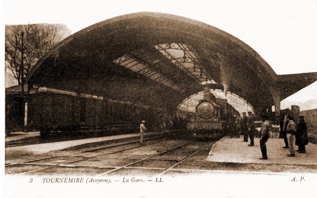 De la gare de Labastide-Pradines à la gare de Tournemire